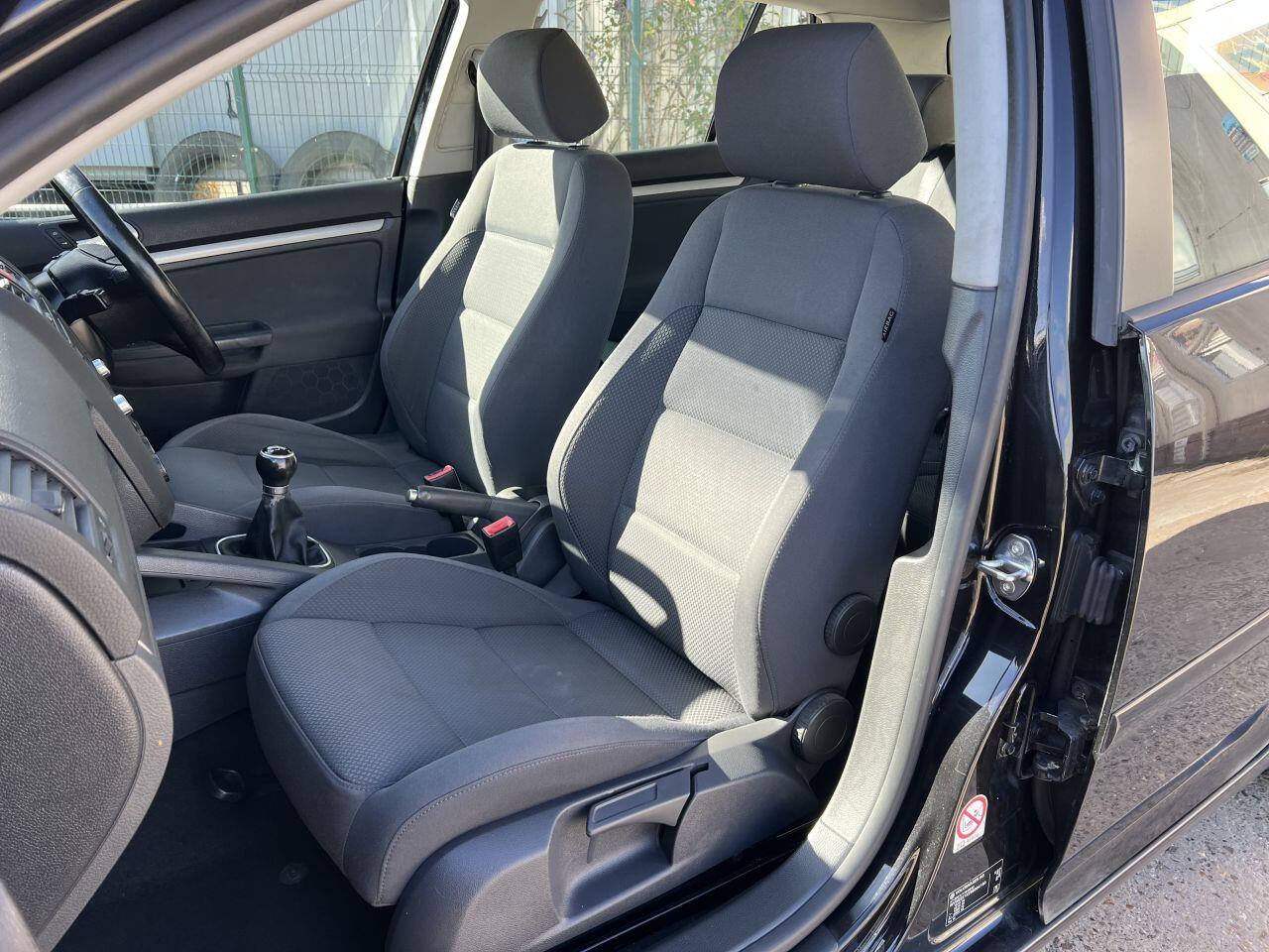 Volkswagen Golf view 23