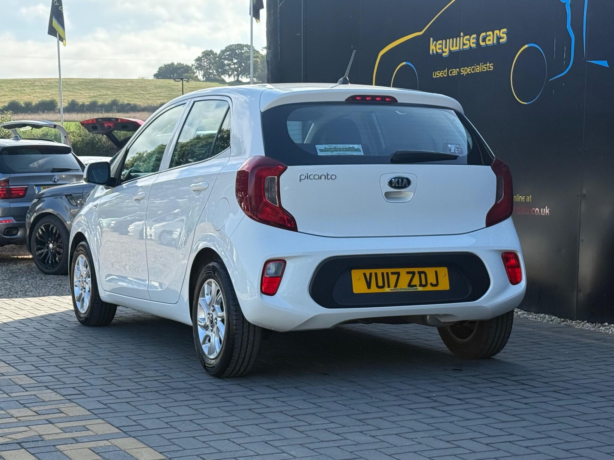 Kia Picanto view 3