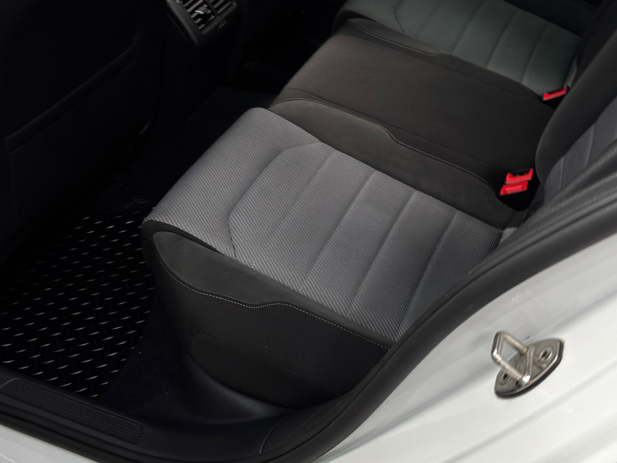 Volkswagen Golf view 50
