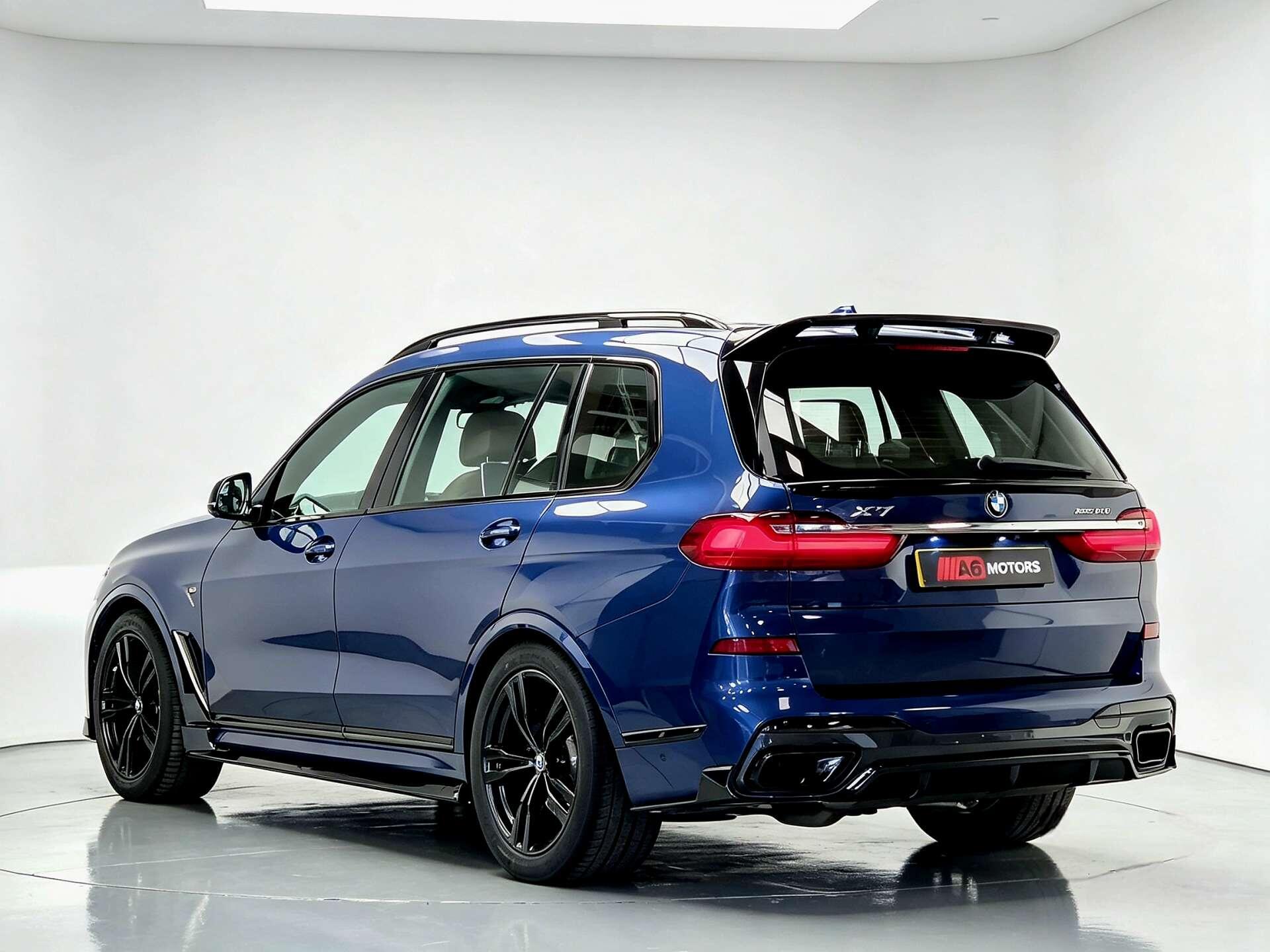 BMW X7 view 11