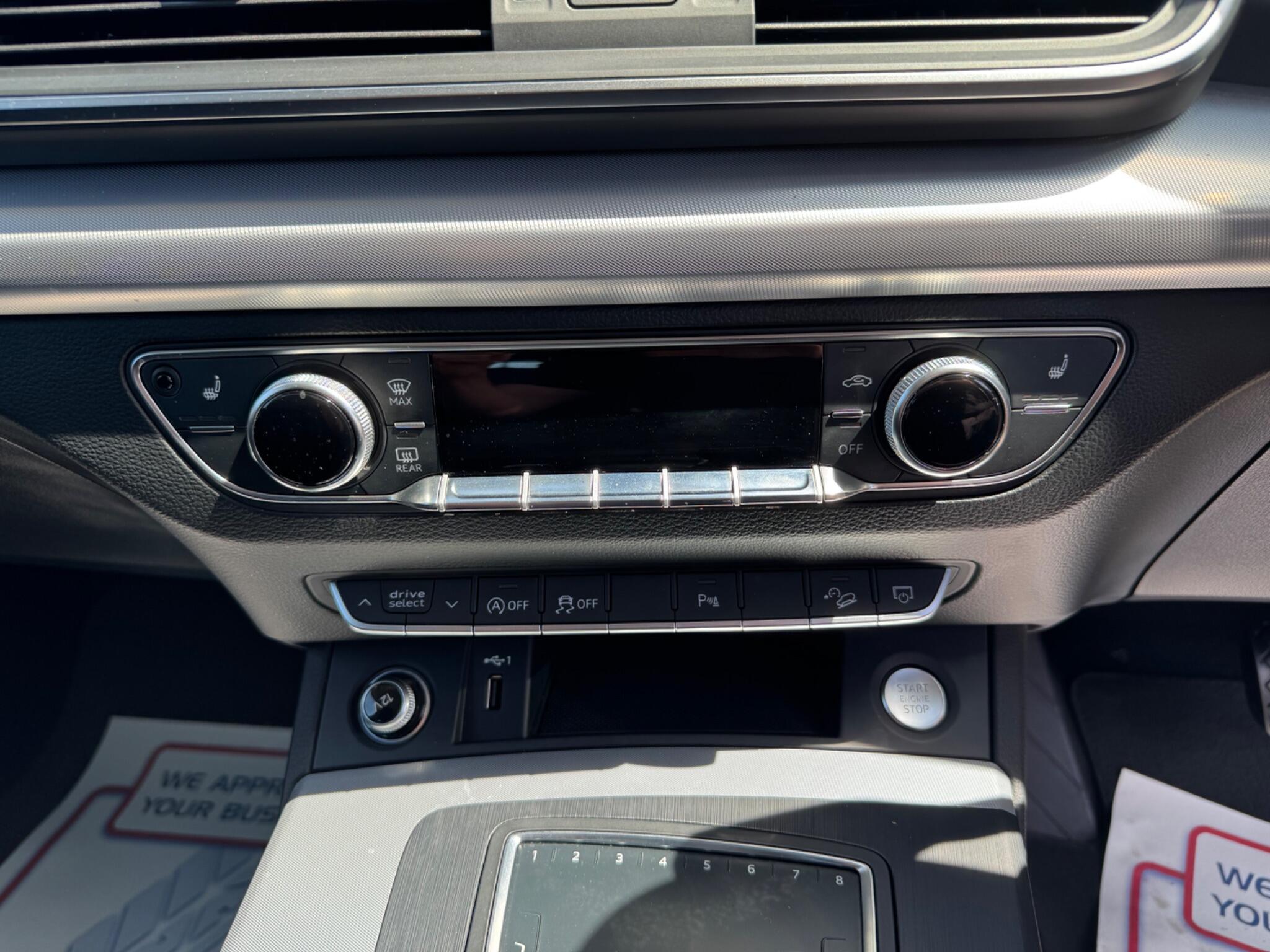 Audi Q5 view 21
