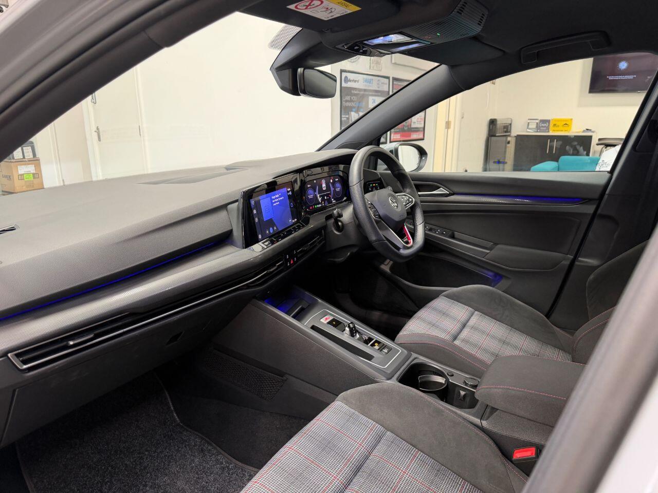 Volkswagen Golf view 16