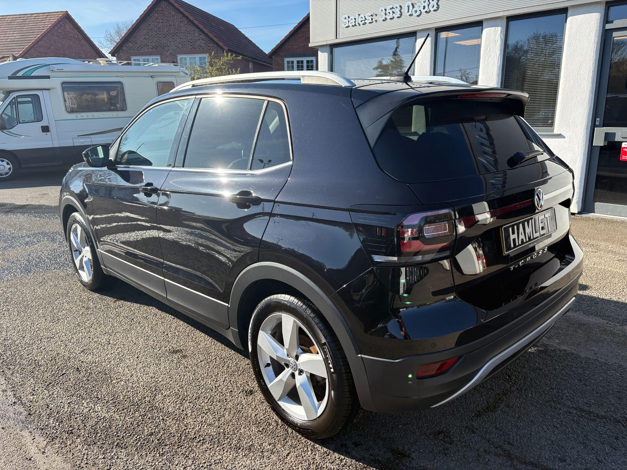 Volkswagen T-Cross view 4