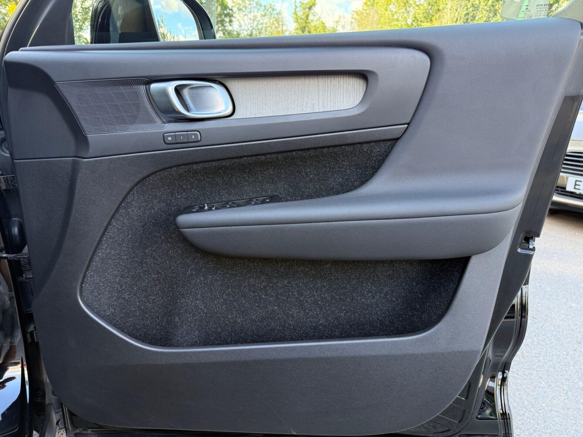Volvo XC40 view 37