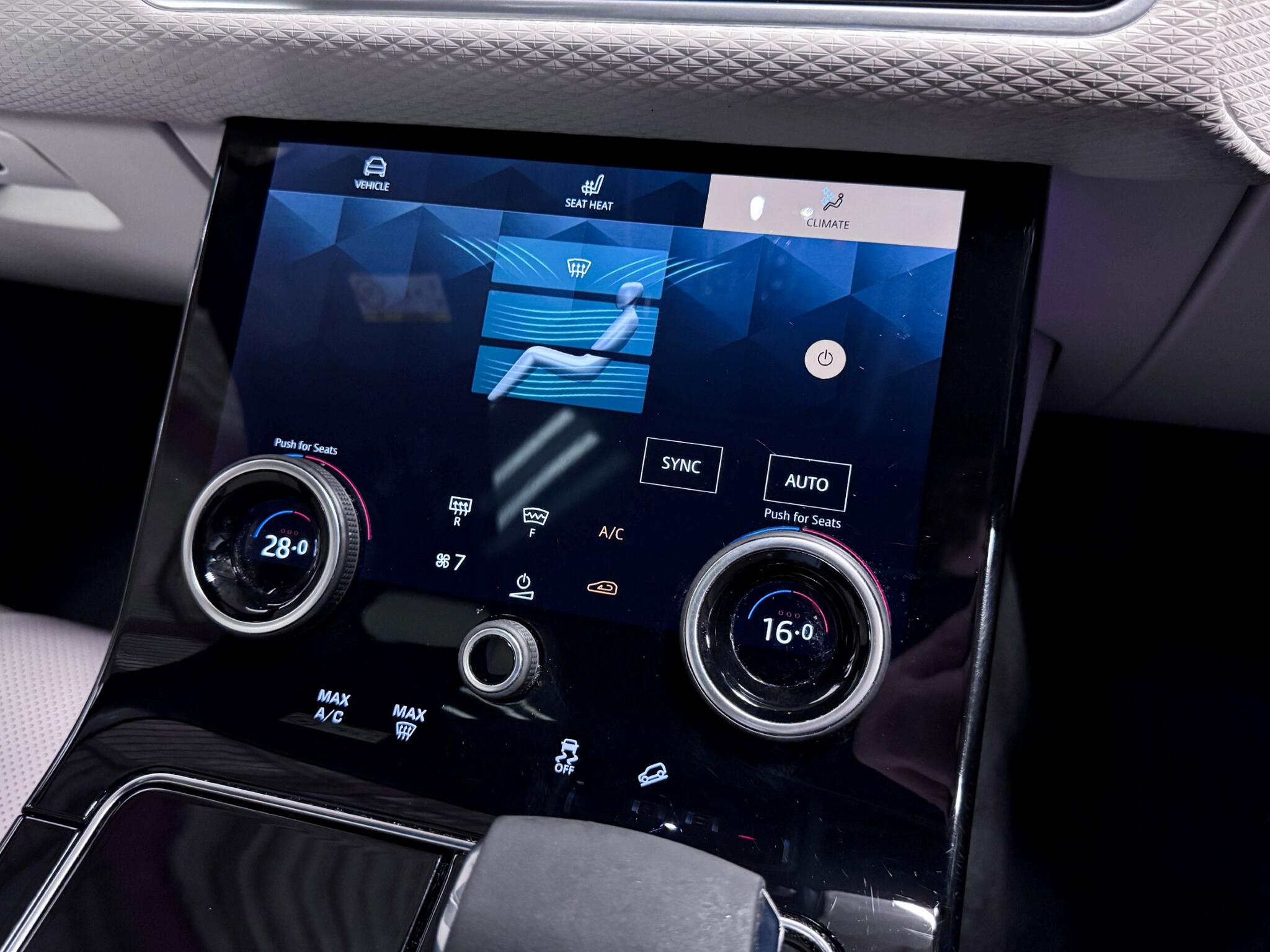 Land Rover Range Rover Velar view 36