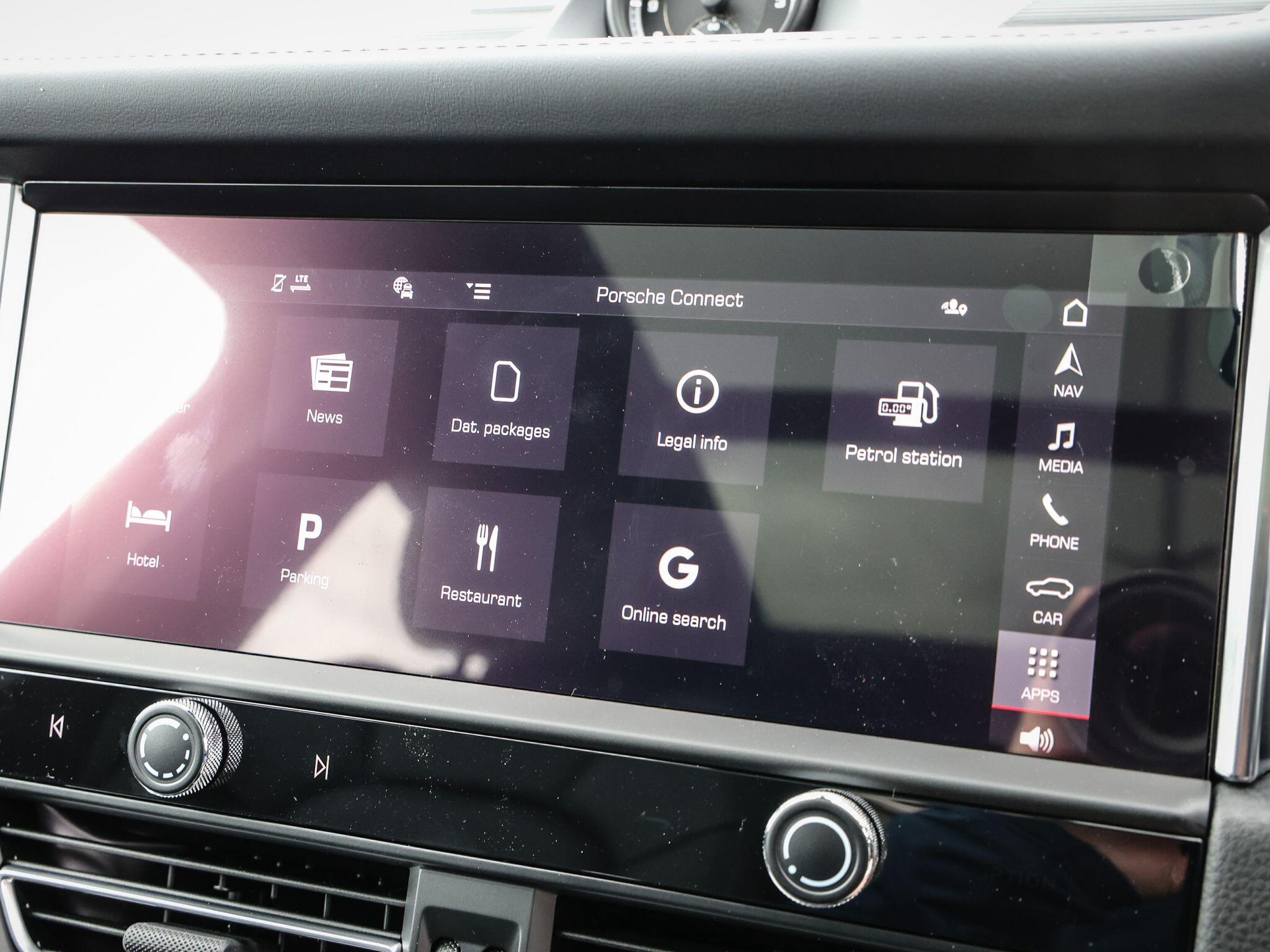 Porsche Macan view 54