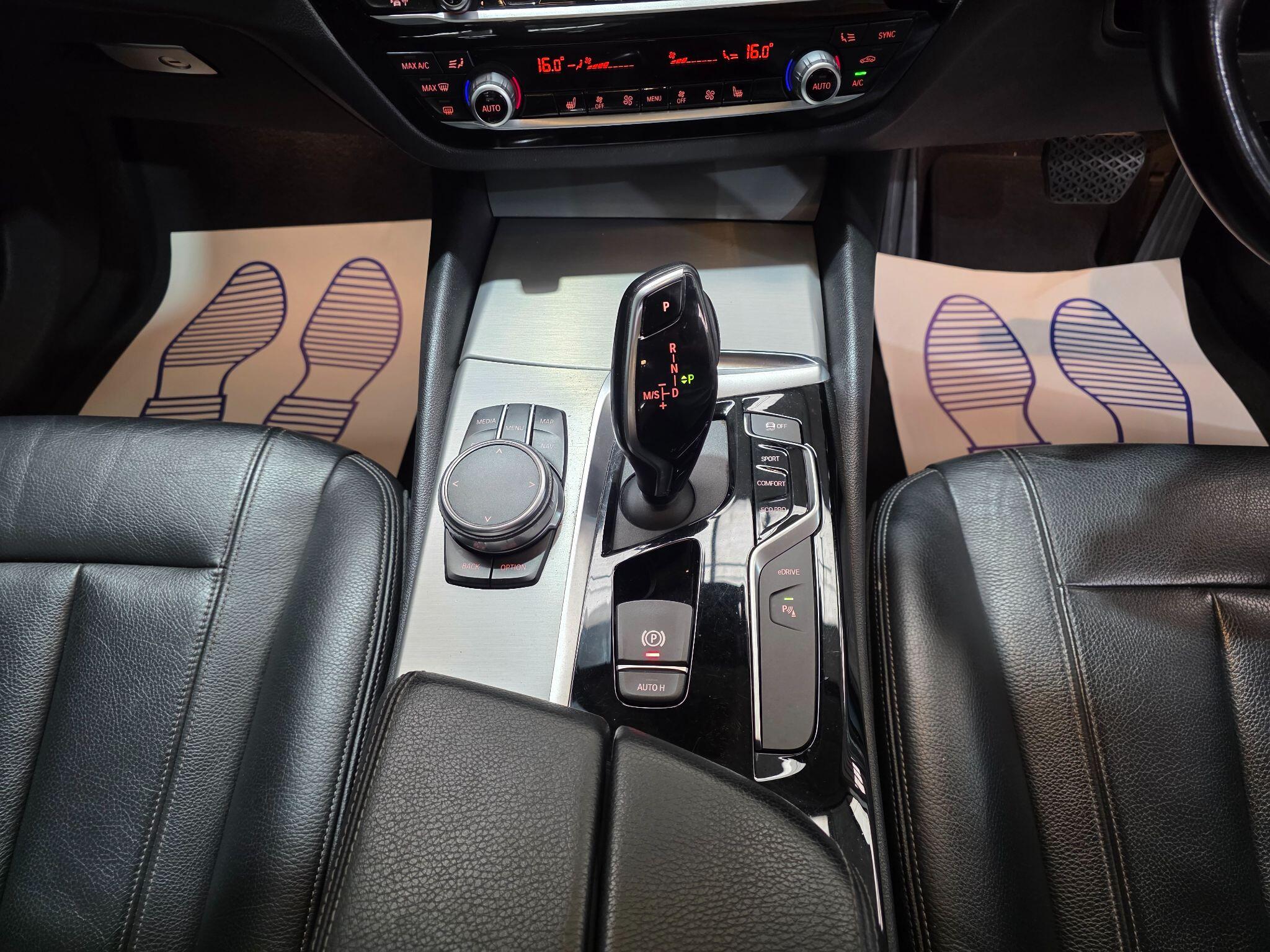 BMW 5 Series view 11