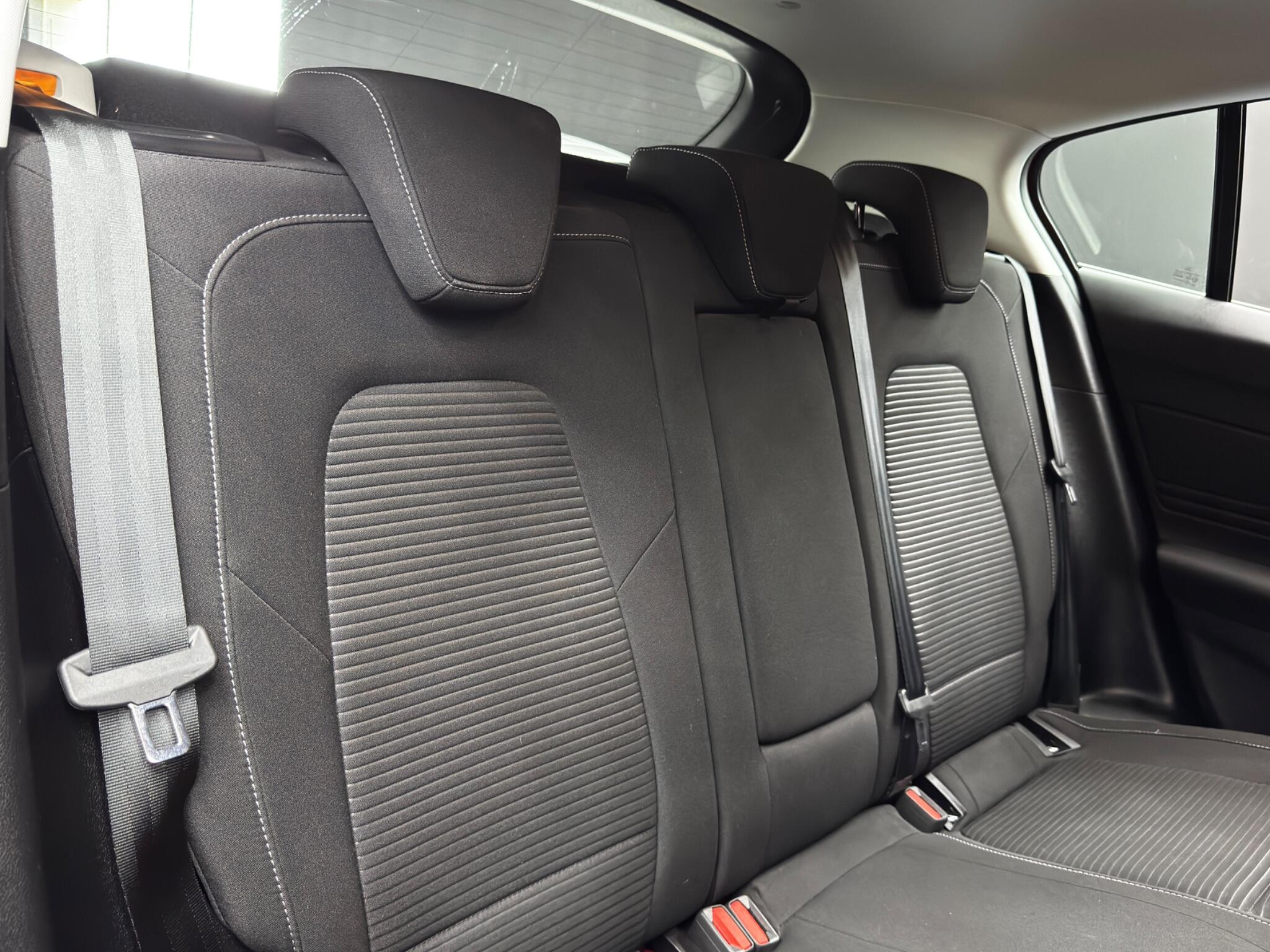 Ford Focus view 15