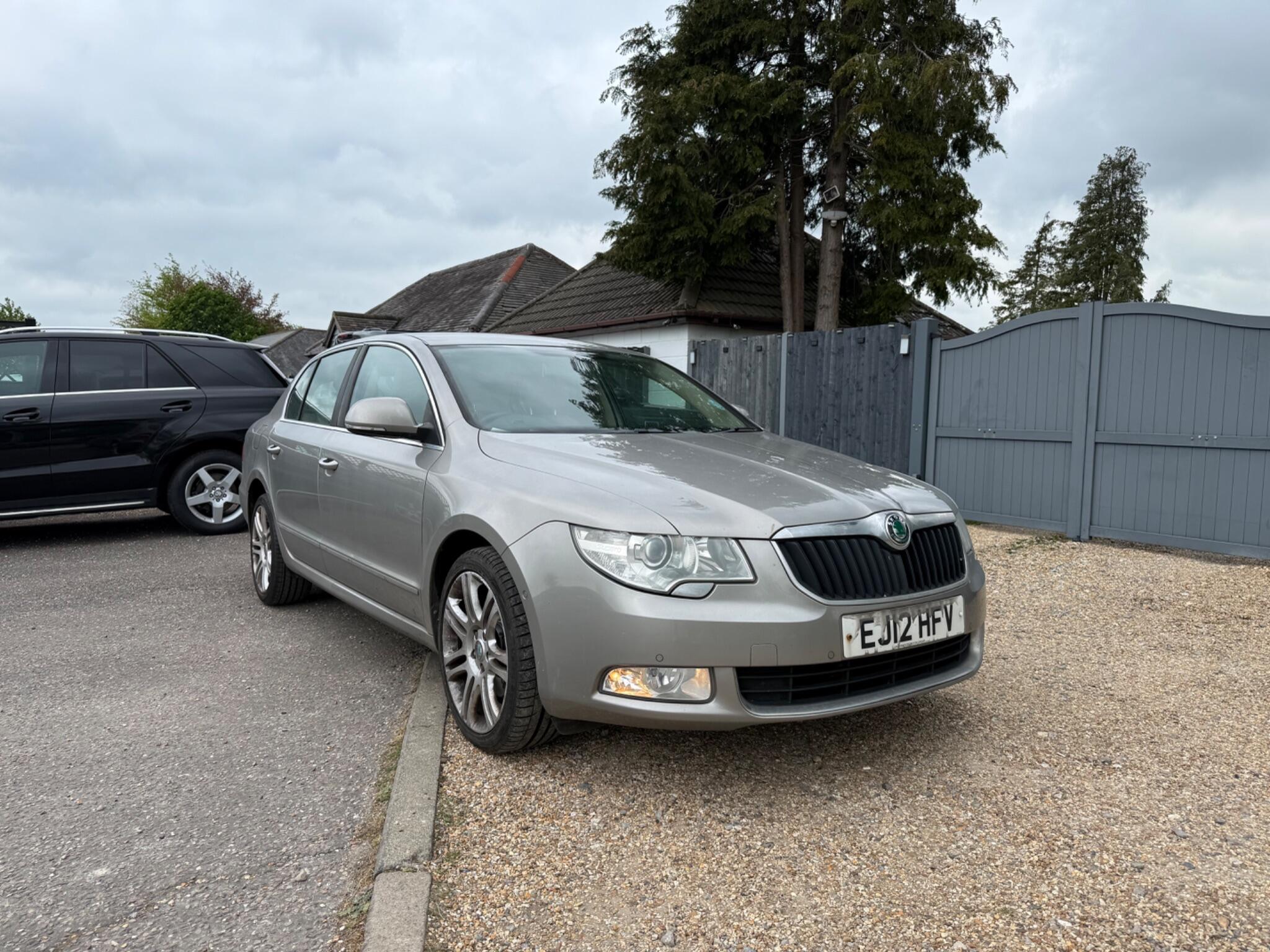 Skoda Superb view 4