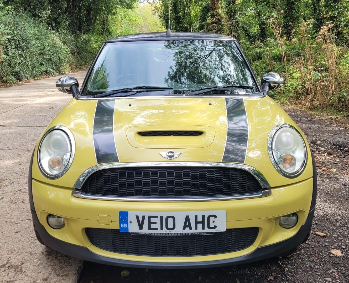 Mini Convertible view 2