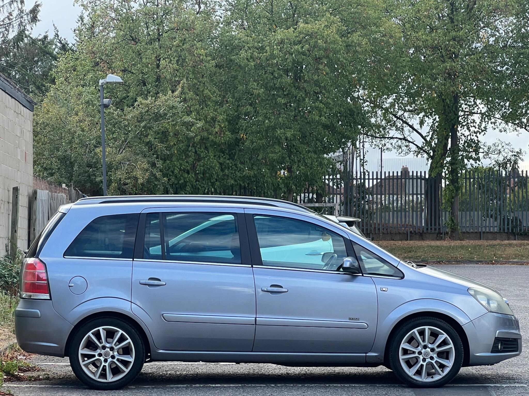 Vauxhall Zafira view 7