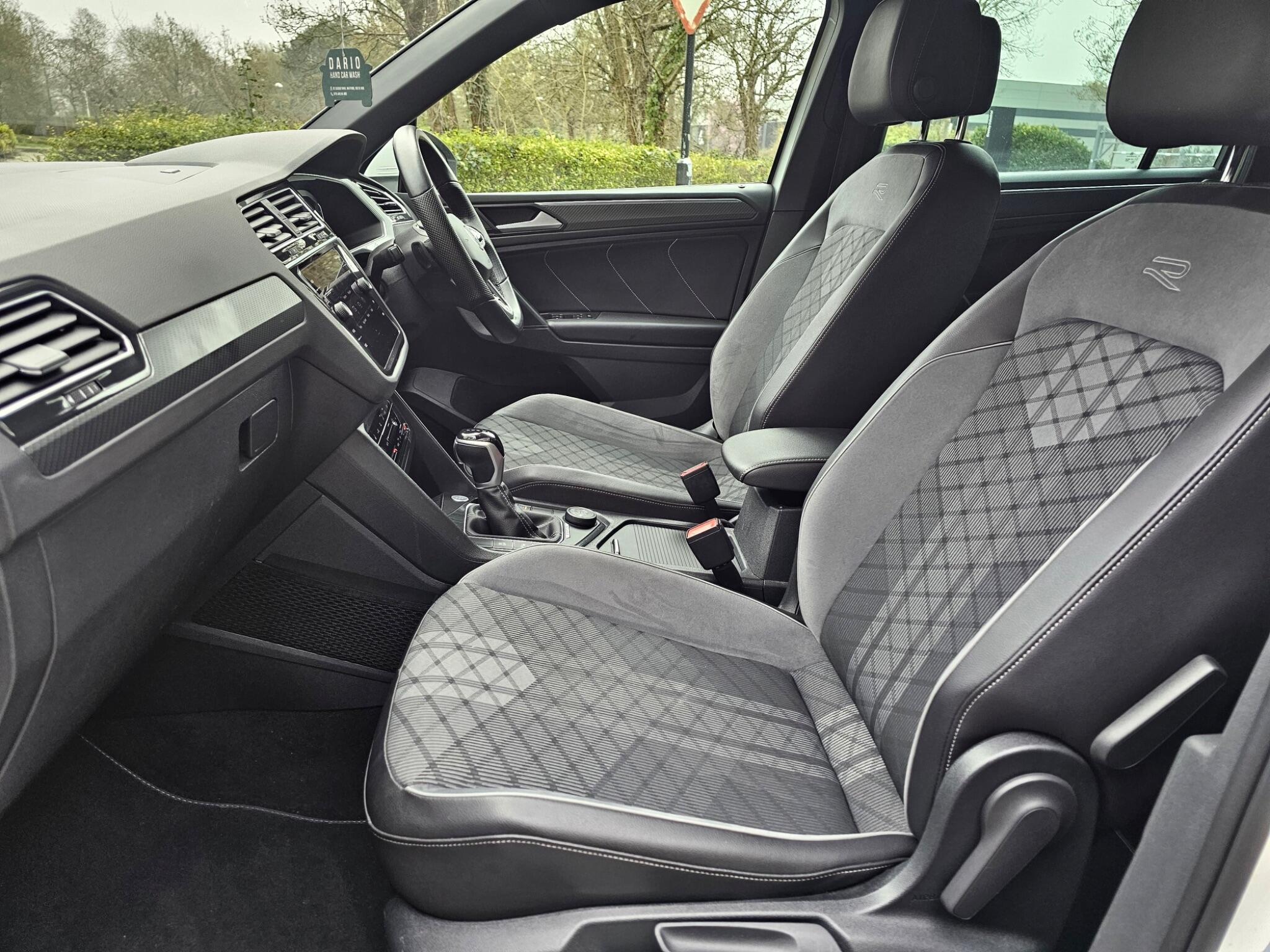 Volkswagen Tiguan view 8