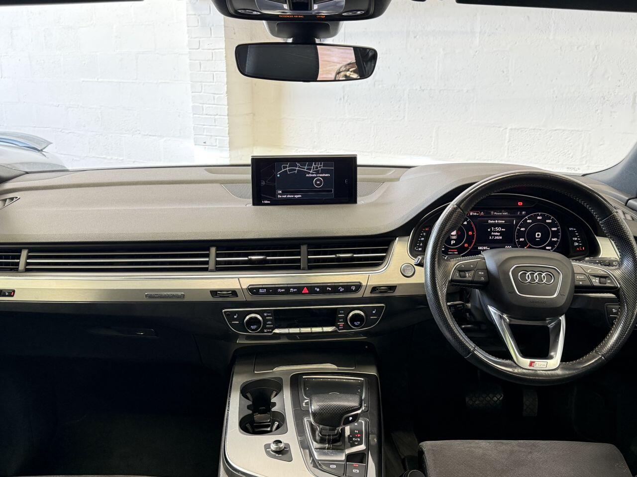 Audi Q7 view 35