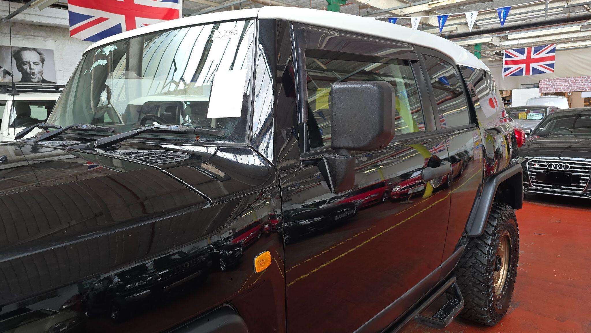 Toyota FJ Cruiser view 49