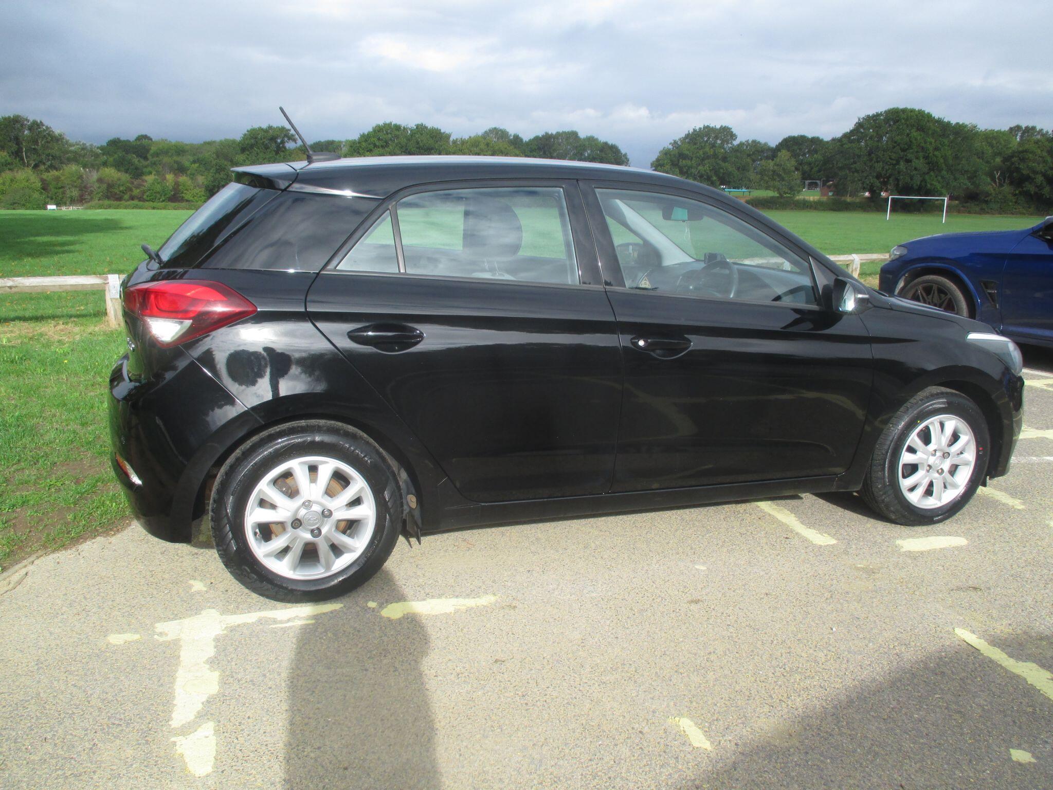 Hyundai i20 view 8