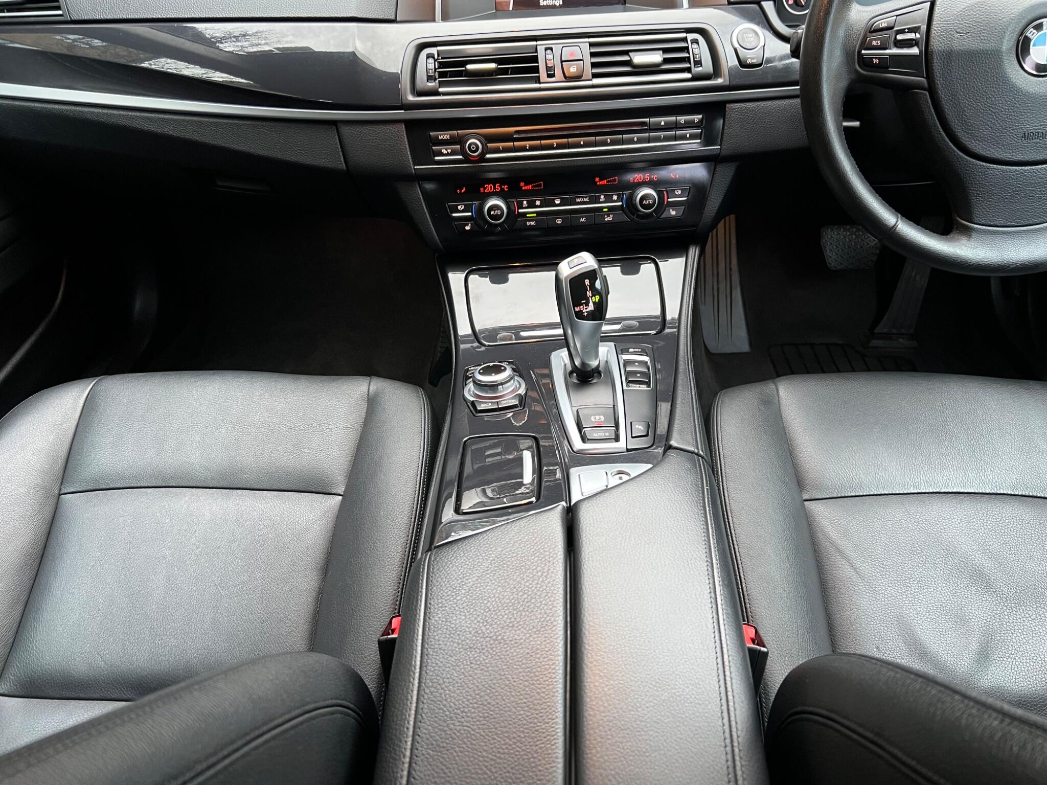 BMW 5 Series view 15
