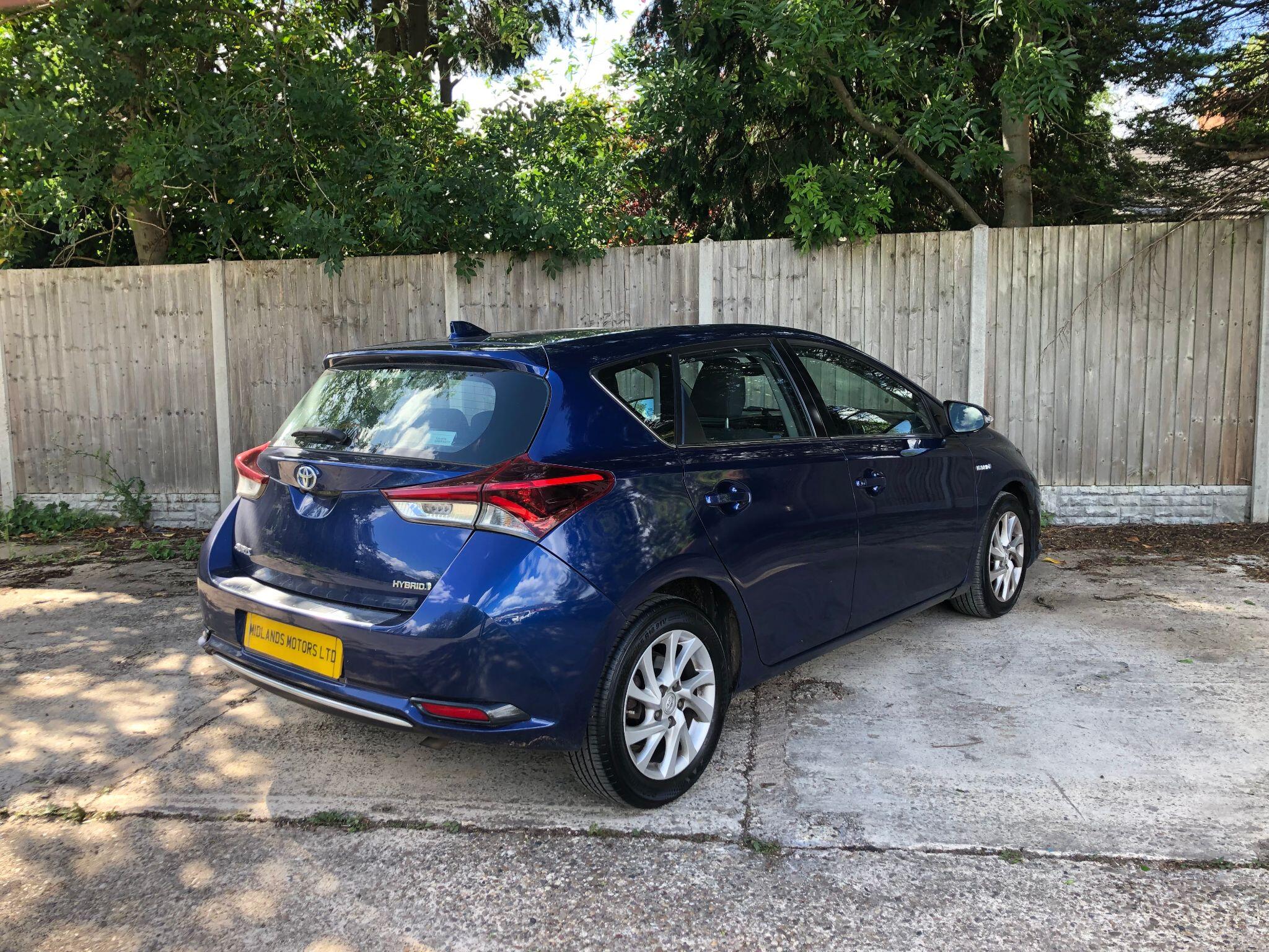 Toyota Auris view 9
