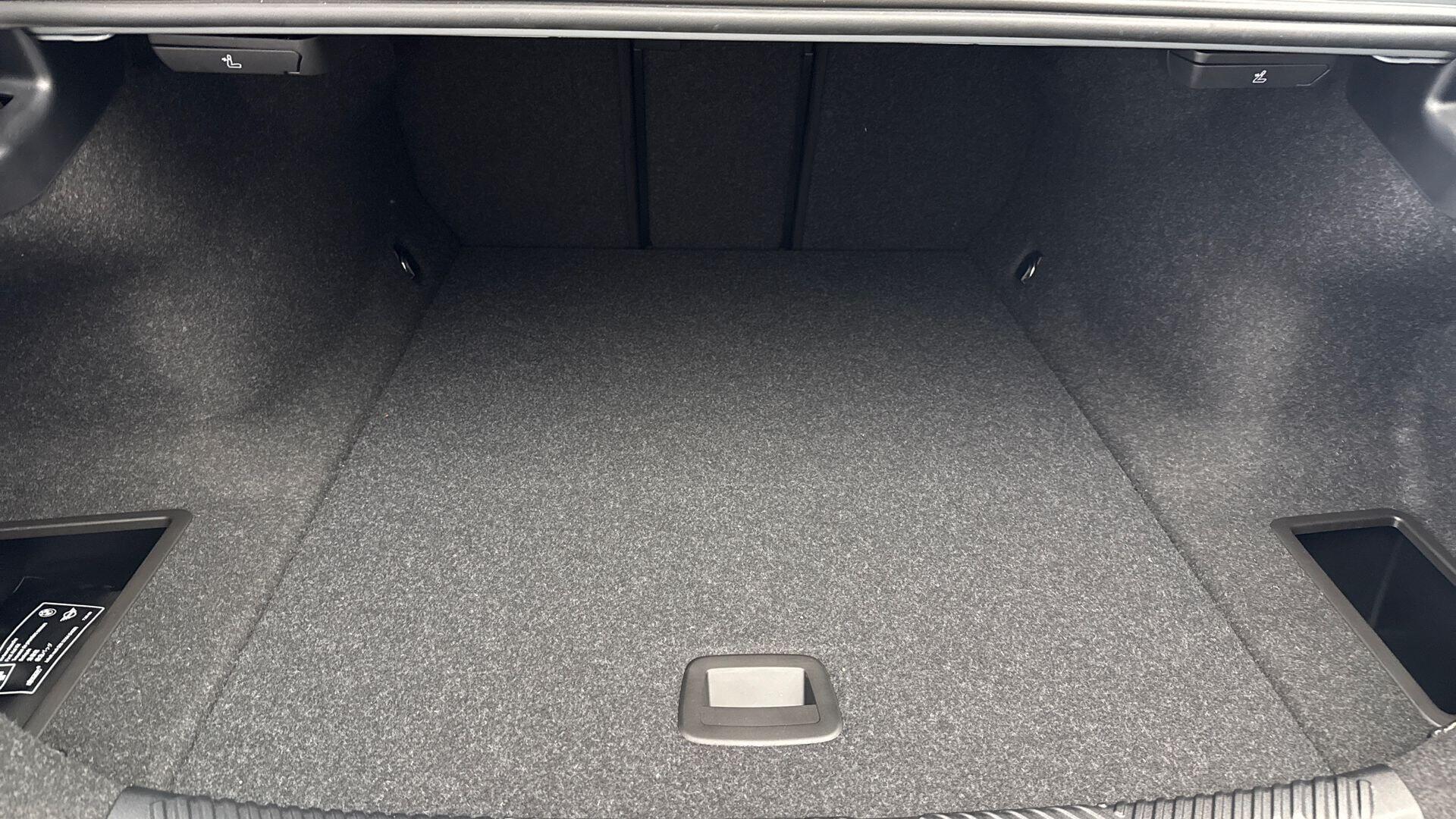 BMW i5 view 13