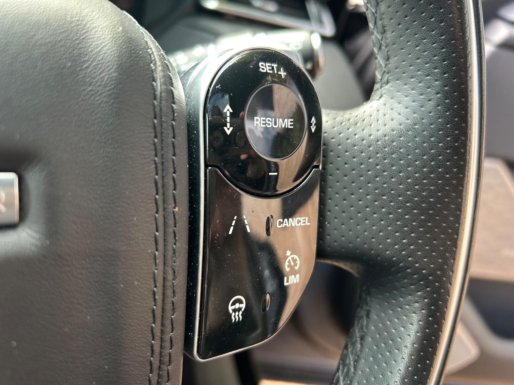 Land Rover Range Rover Velar view 24