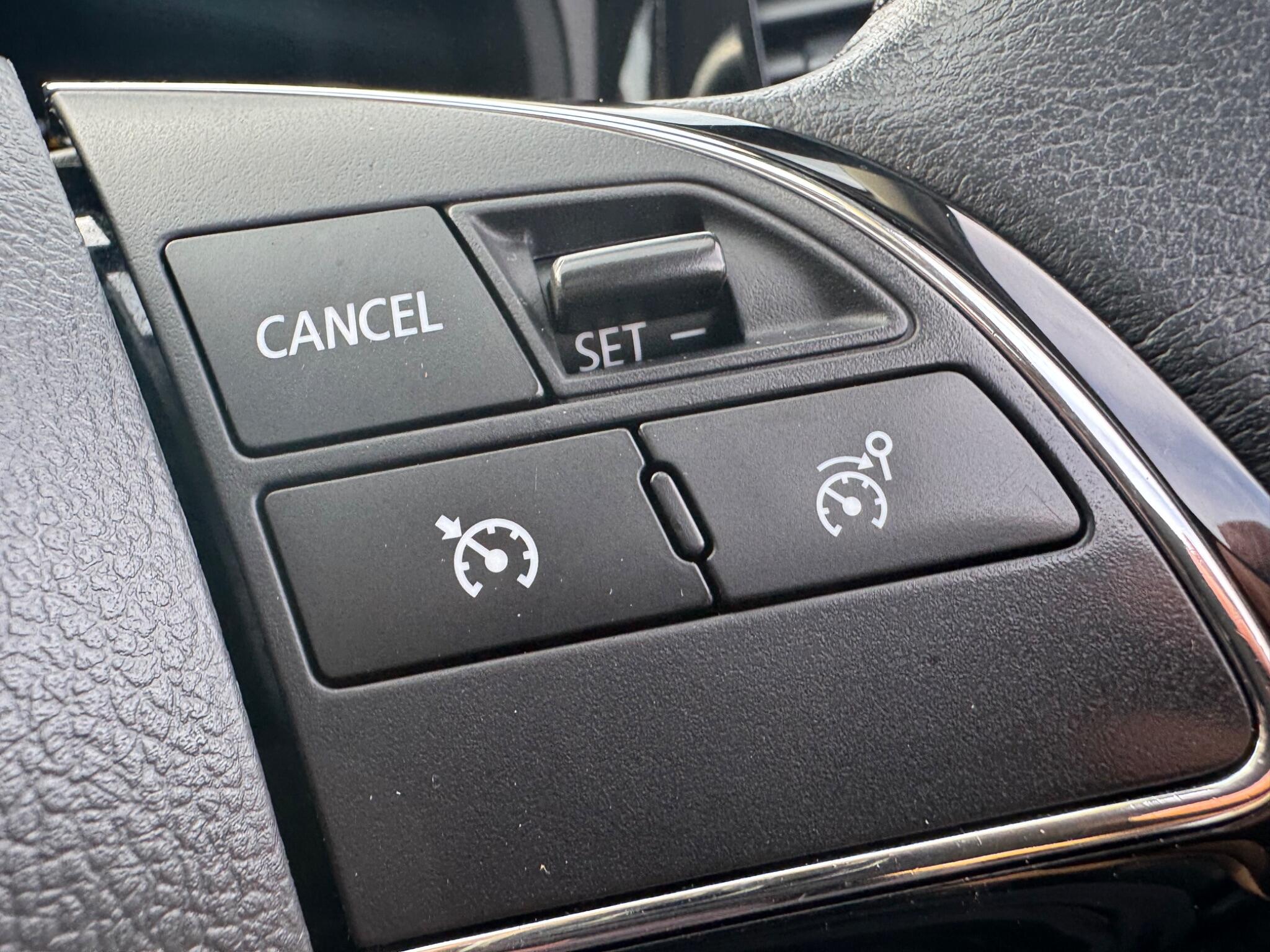 Mitsubishi Outlander view 24