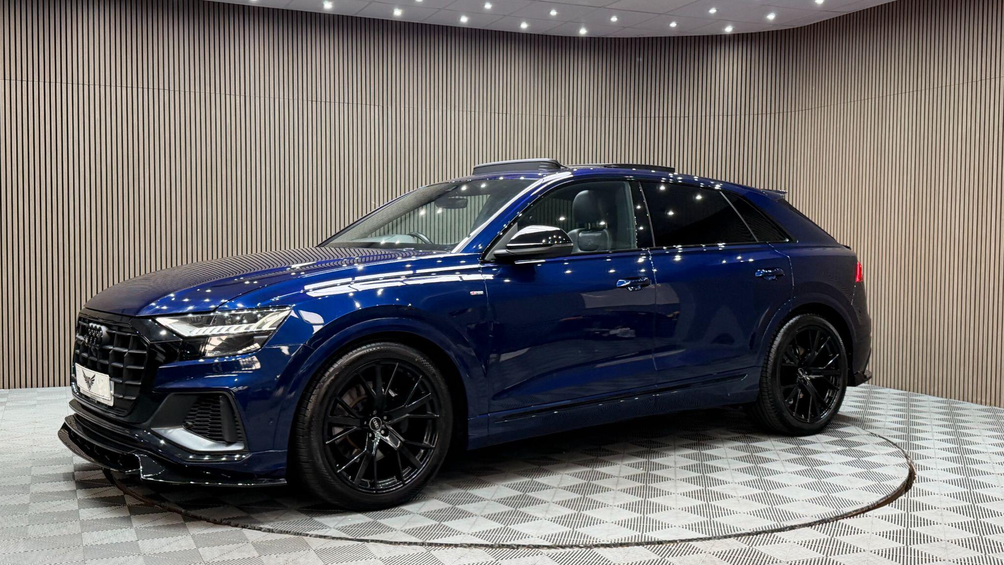 Audi Q8 view 55
