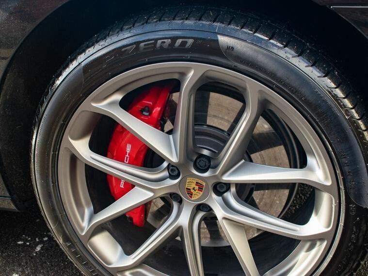 Porsche Macan view 15