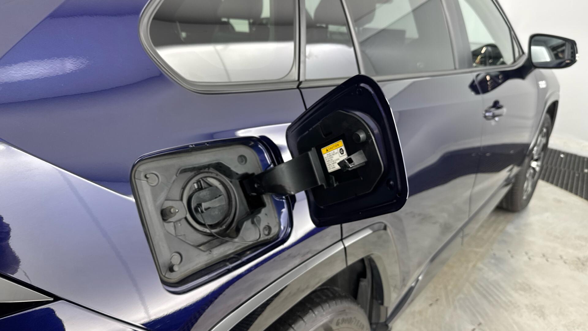 Toyota RAV4 view 19