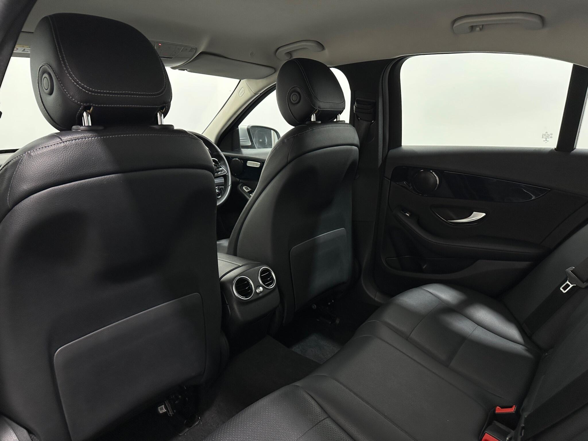 Mercedes-Benz C-Class view 39