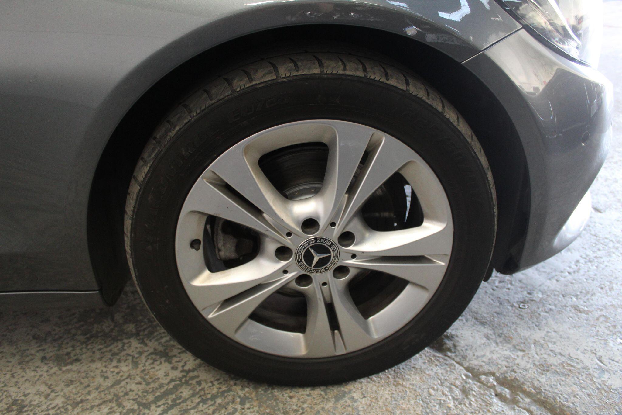 Mercedes-Benz C-Class view 54