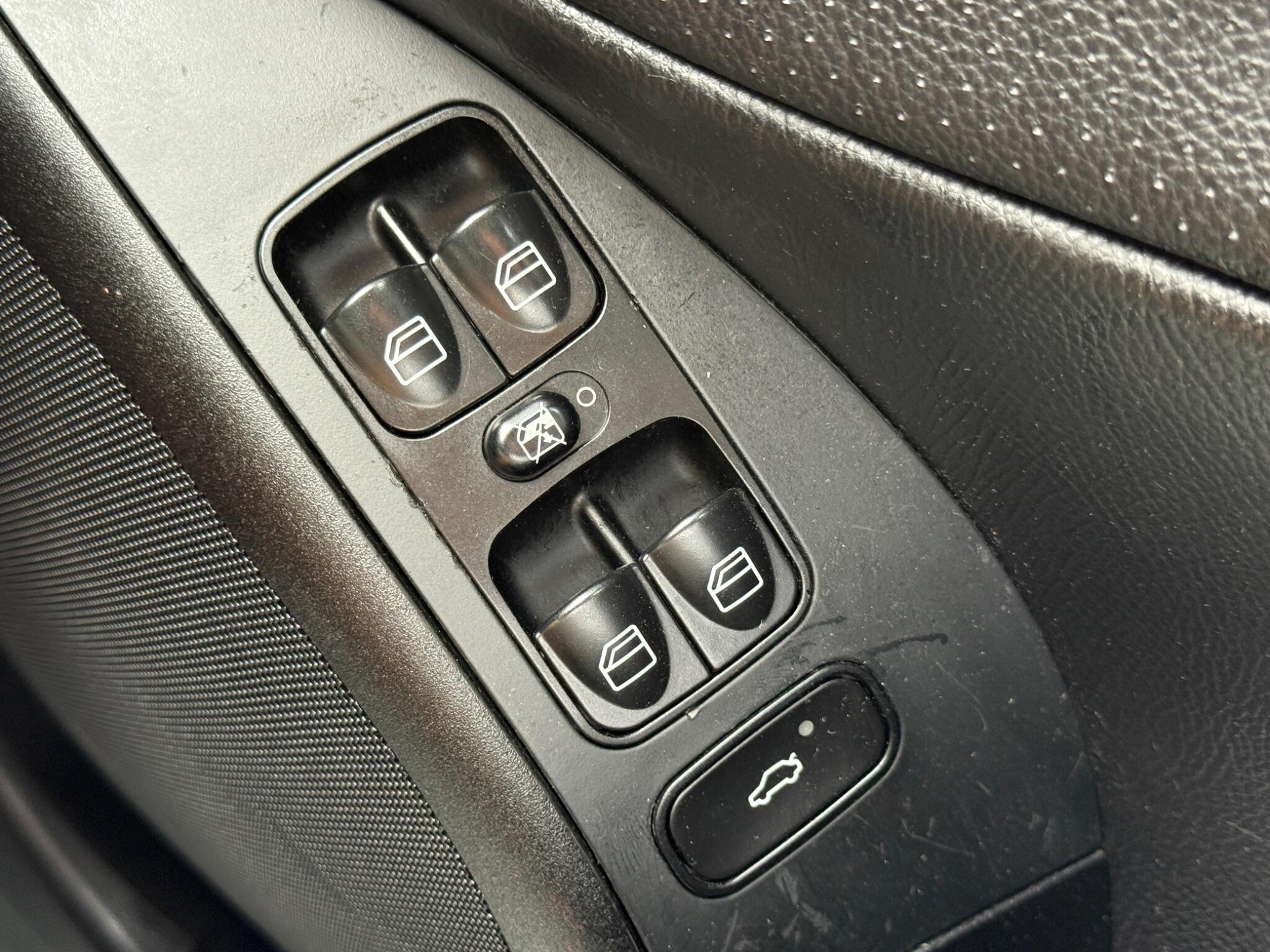 Mercedes-Benz C Class - Image 59