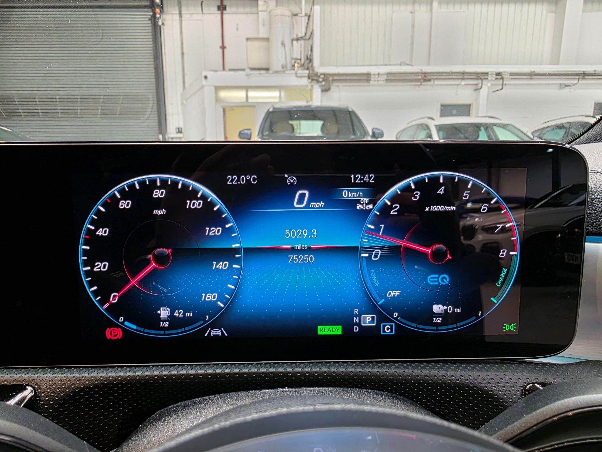 Mercedes-Benz Cla view 13
