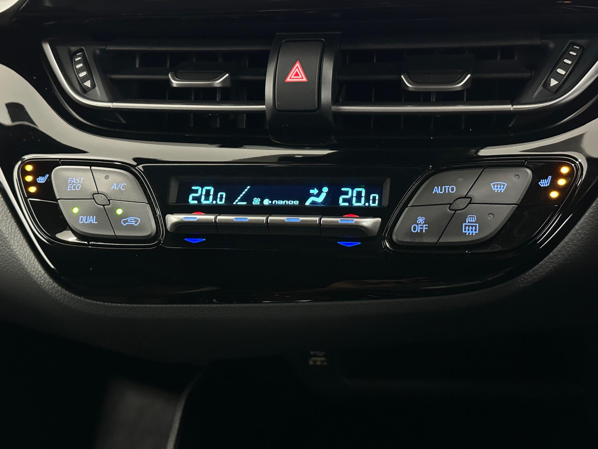 Toyota C-HR view 21