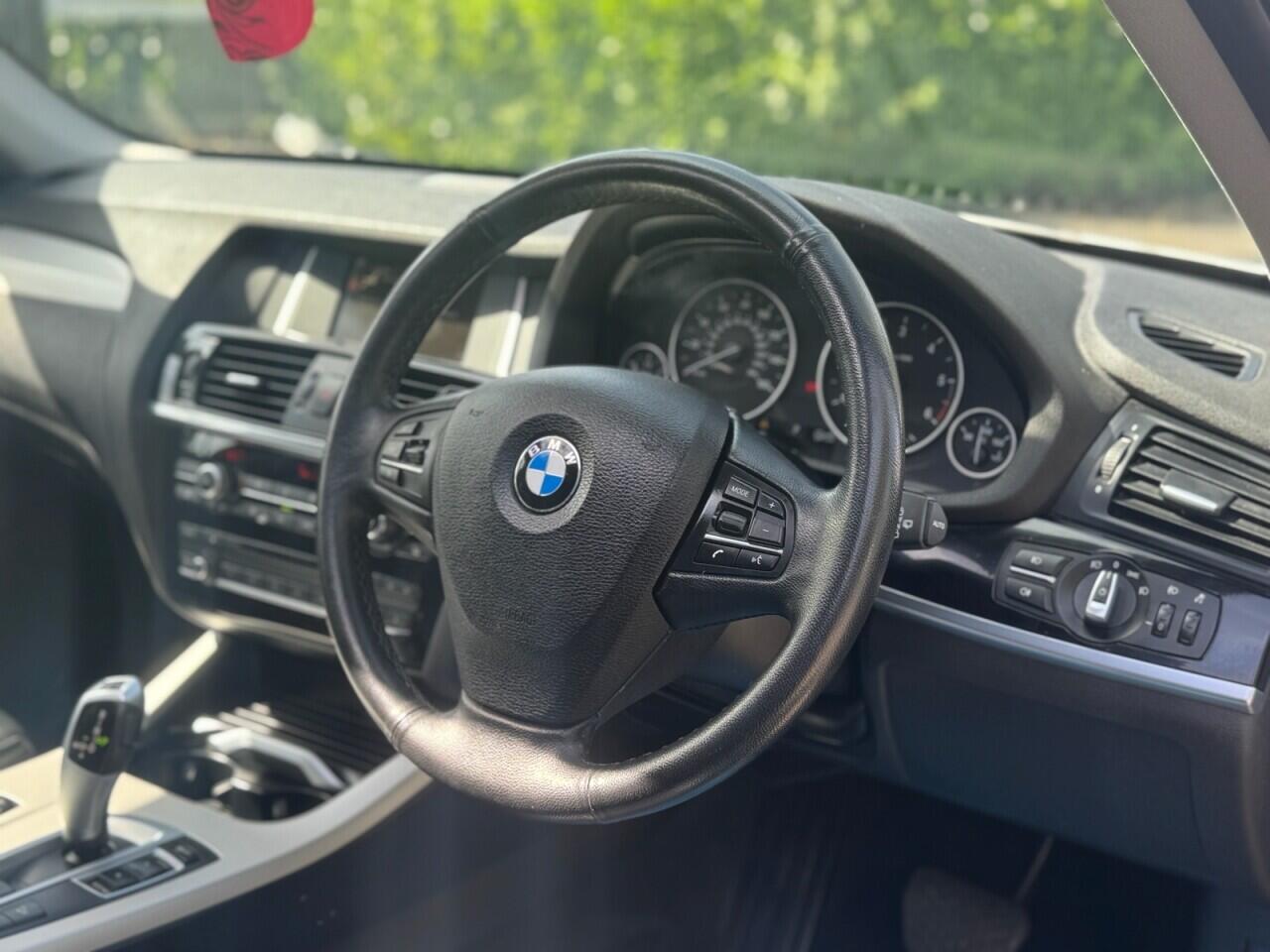 BMW X3 view 10