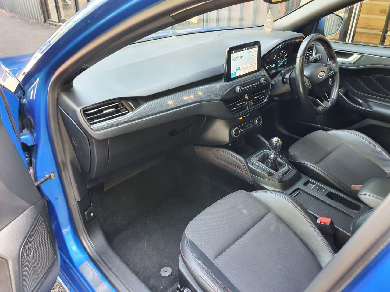 Ford Focus view 28
