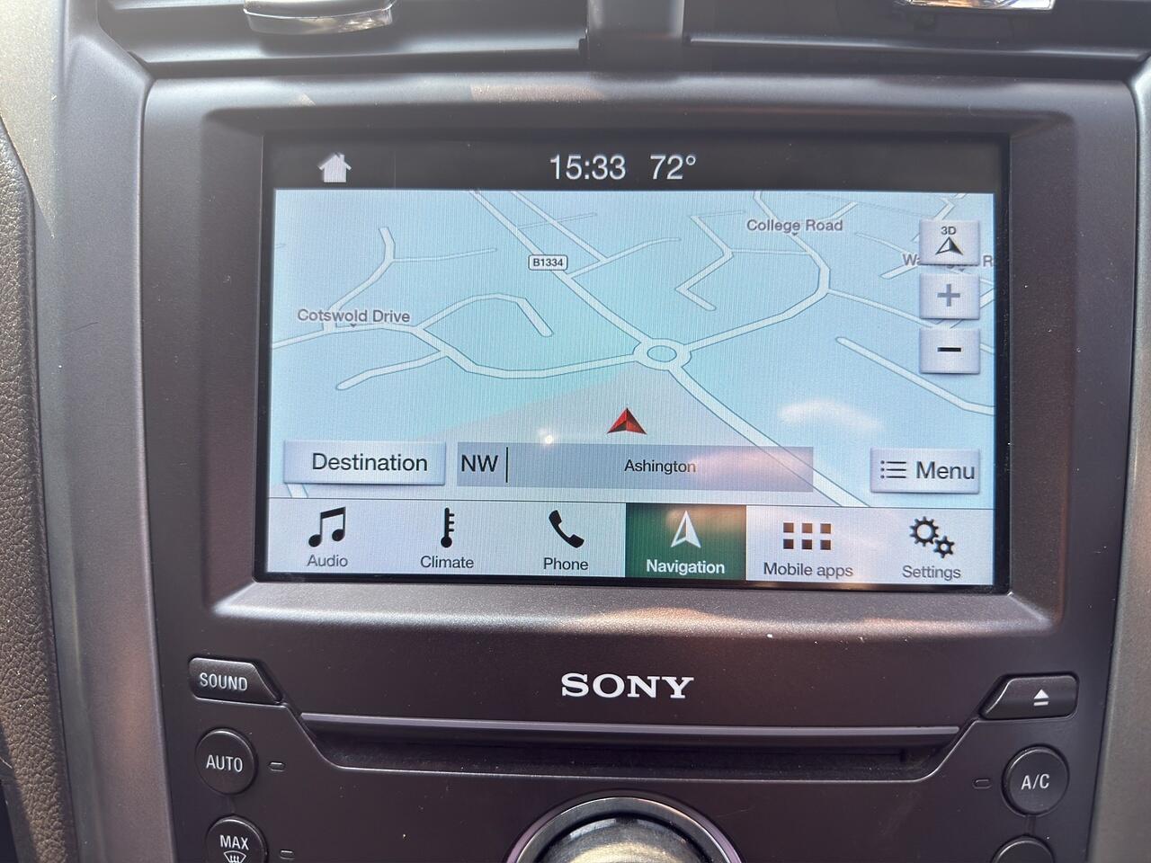 Ford Mondeo view 9