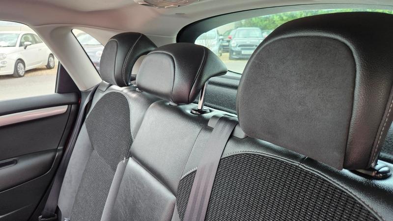 2011 Citroen C4 image 21