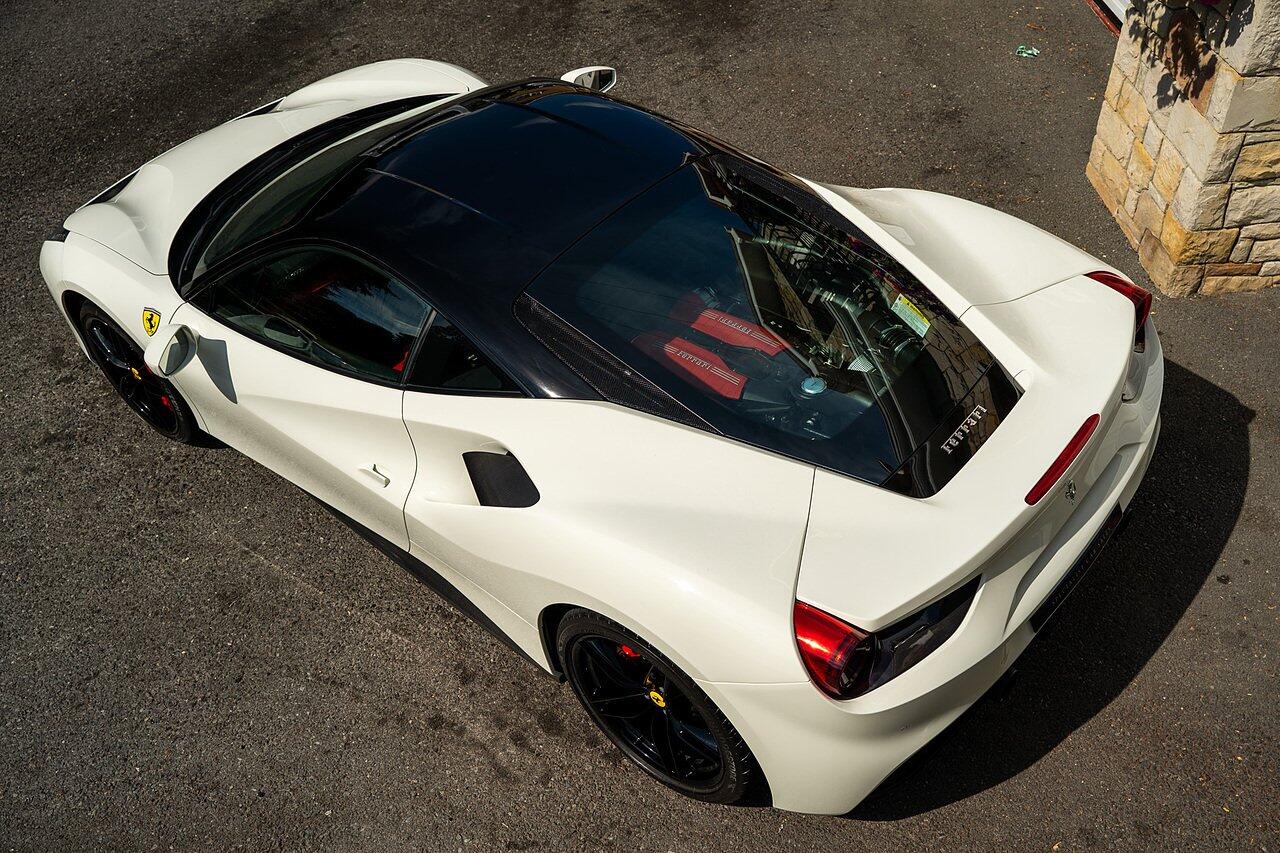 Ferrari 488 view 36