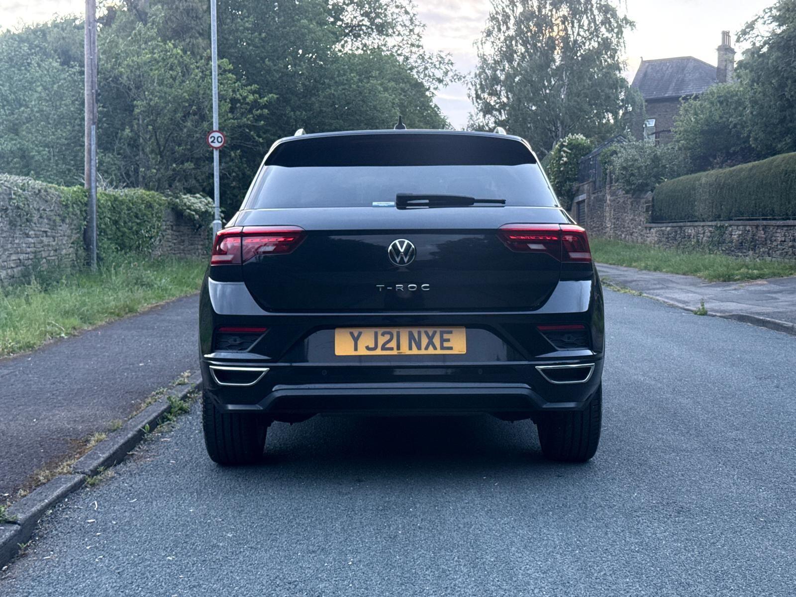 Volkswagen T-Roc view 9