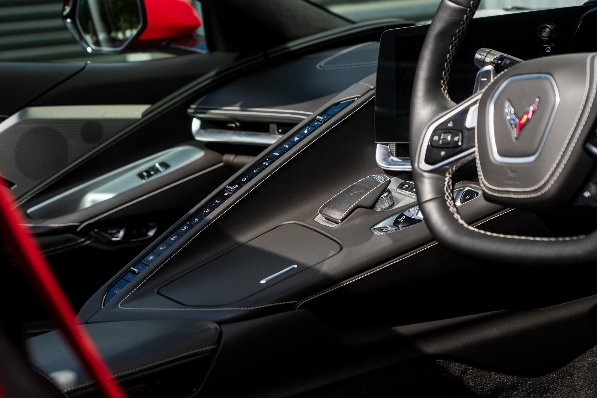 Chevrolet Corvette Stingray view 11
