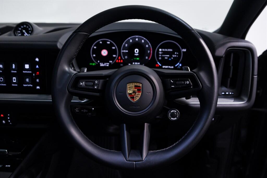 Porsche Cayenne view 29