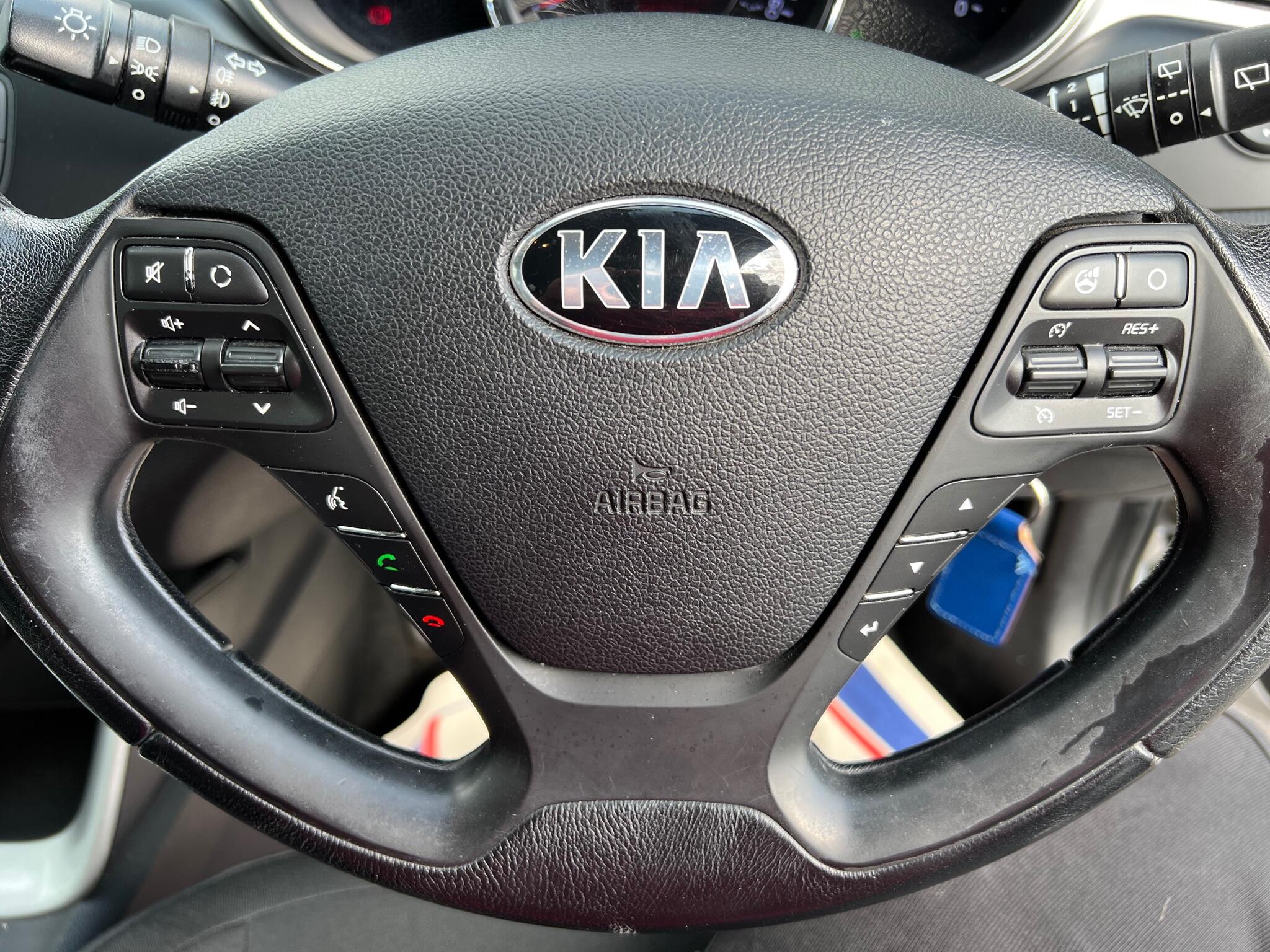 2014 Kia Ceed 1.6 CRDi EcoDynamics 2 Euro 5 (s/s) 5dr • 88,000 miles image 24