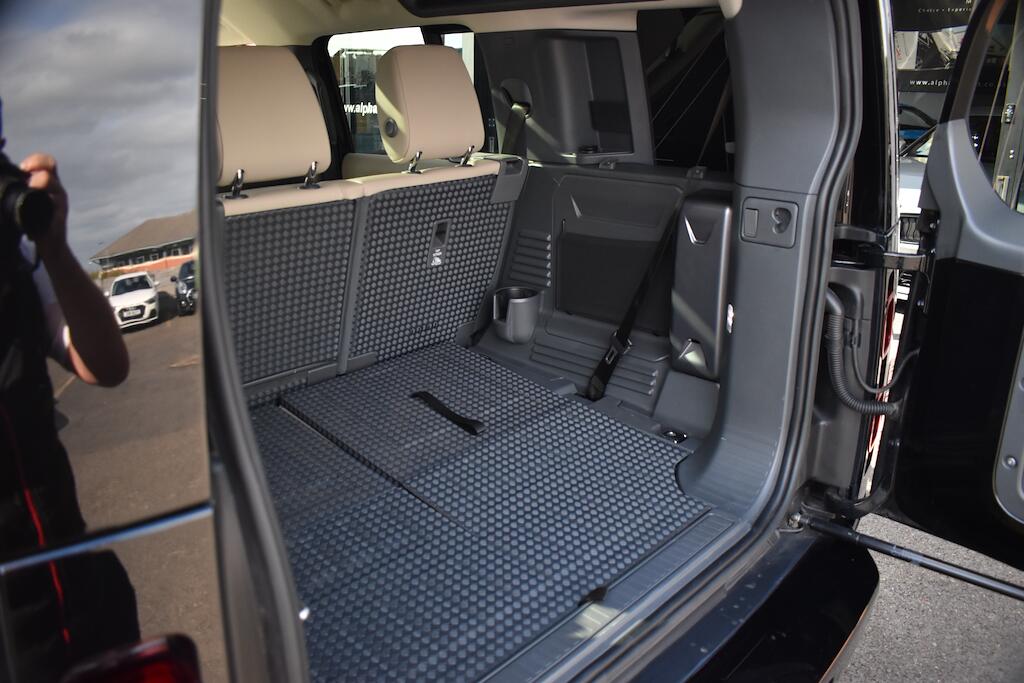 Land Rover Defender view 51