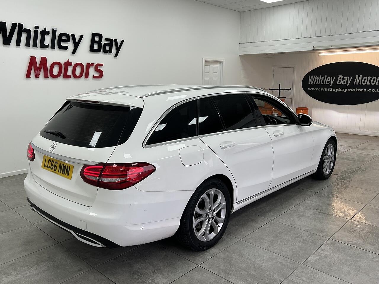 Mercedes-Benz C-Class view 3