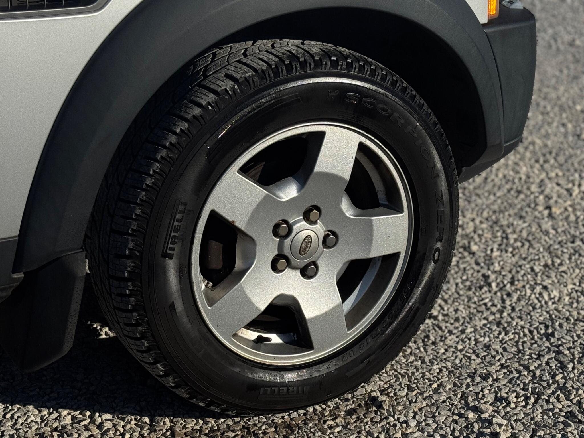 Land Rover Discovery view 71
