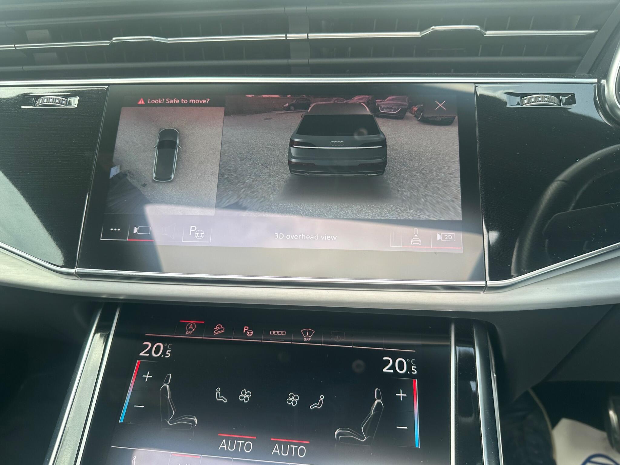 Audi Q7 view 15