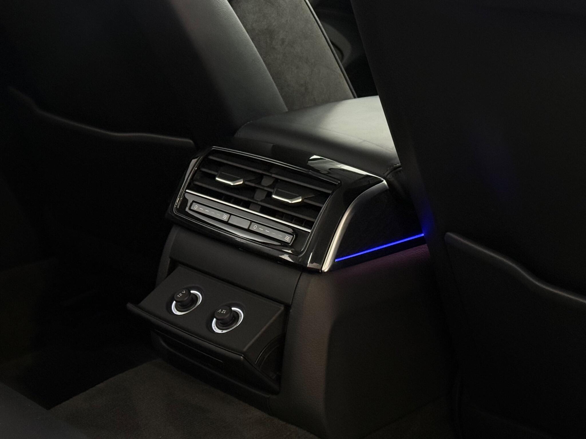 Audi A8 view 36