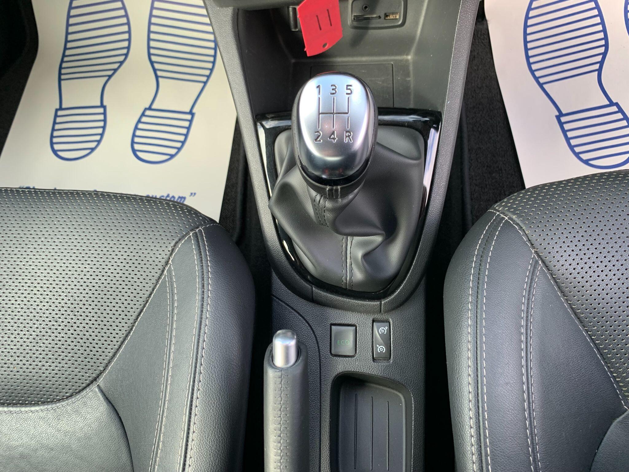 Renault Clio view 36