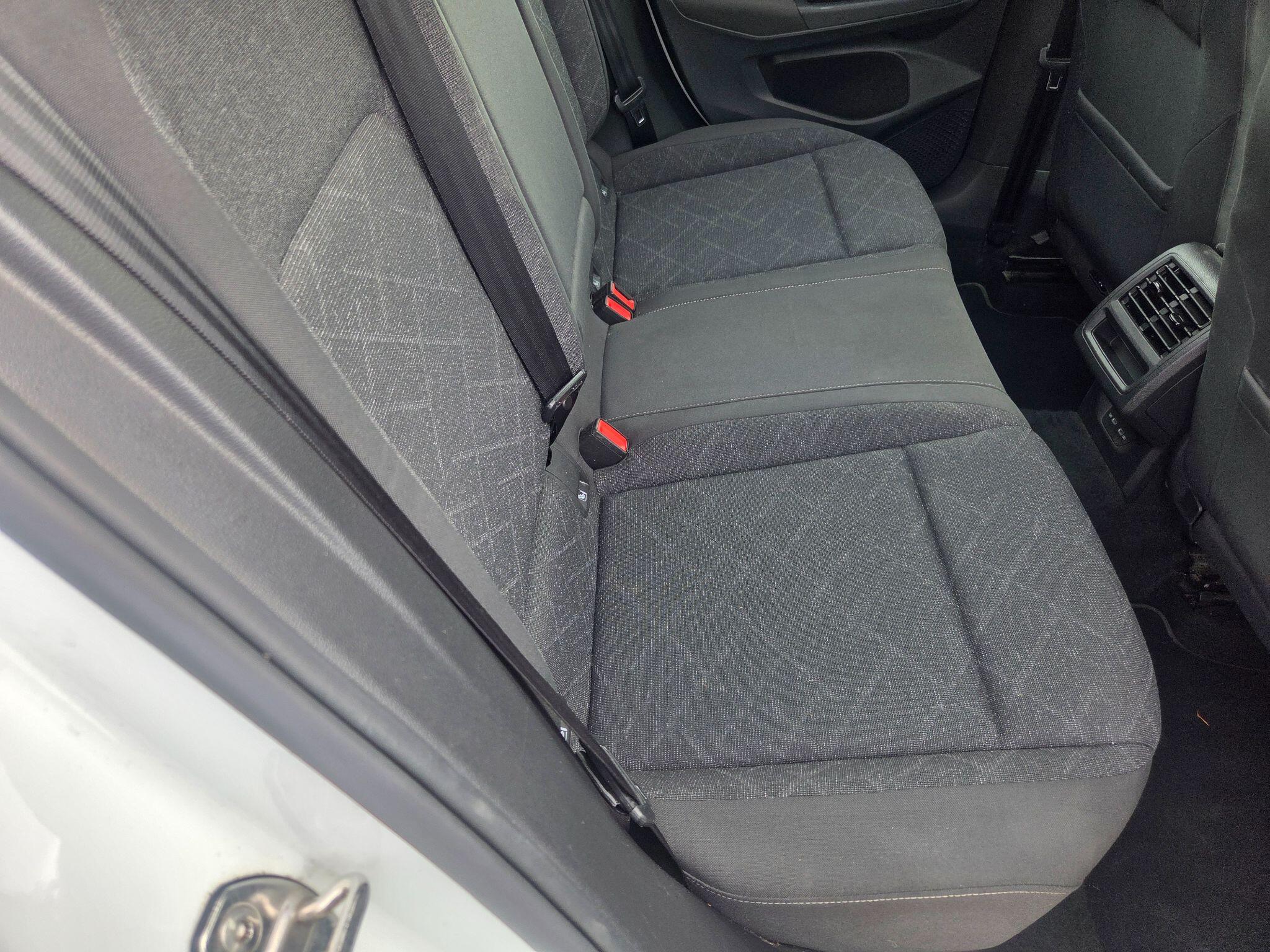 Volkswagen Golf view 19