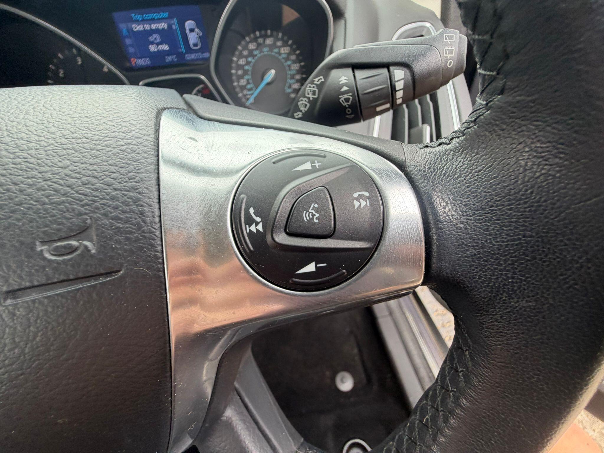 Ford Focus view 23