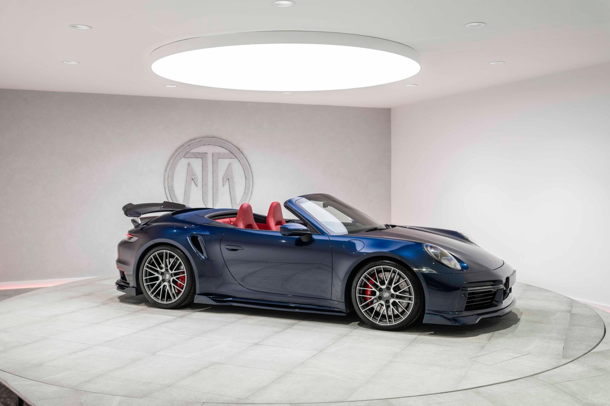 Porsche 911 view 12